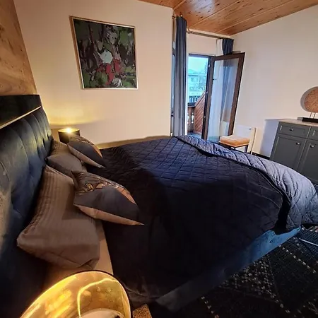 Jaktstuga Zwei Hirsche