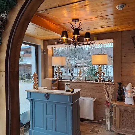 Orman Evi Zwei Hirsche