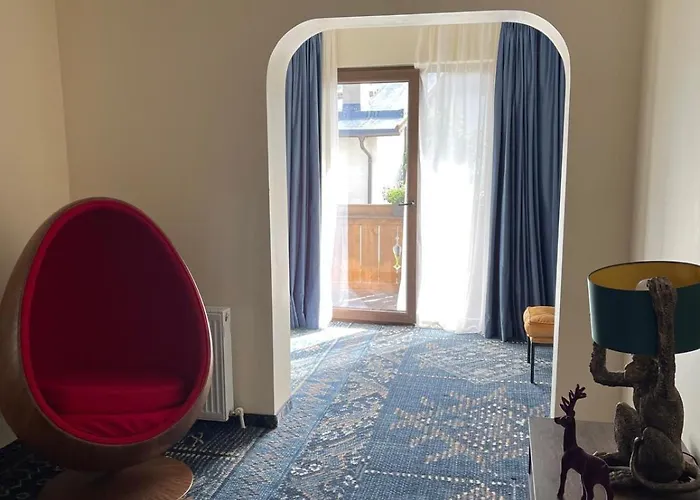 Zwei Hirsche * Зеефельд в Тироле