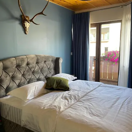 Zwei Hirsche Chata Seefeld in Tirol