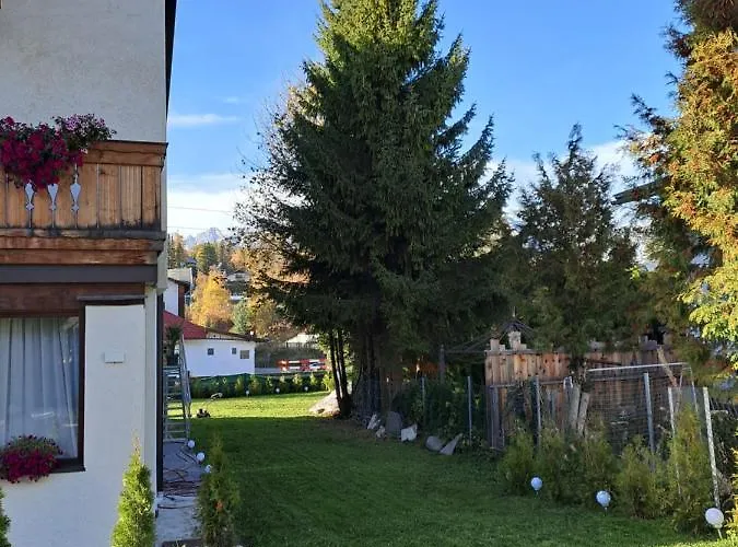 Zwei Hirsche Chata Seefeld in Tirol